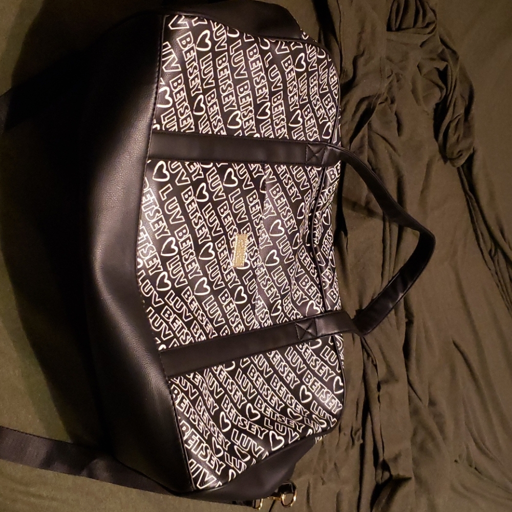 Betsey johnson weekender bag and purse set